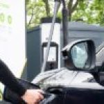 Arnold Clark Charge, İskoçya'da elli adet 150 kW şarj istasyonu kurdu.