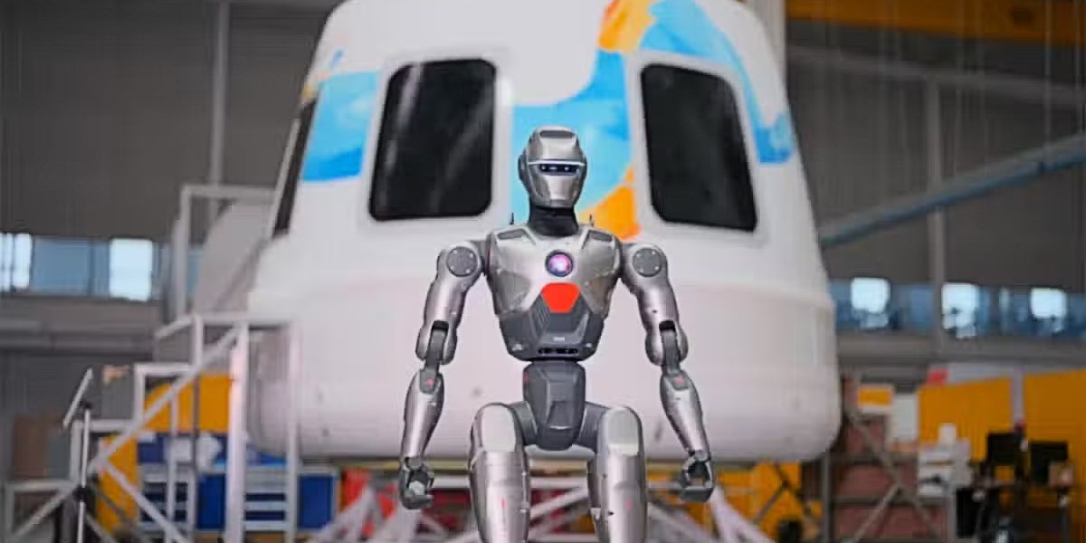 Bot uzay yarışı: insansı robotlar uyduya bağlandı, uzay fırlatmasına hazırlanıyor