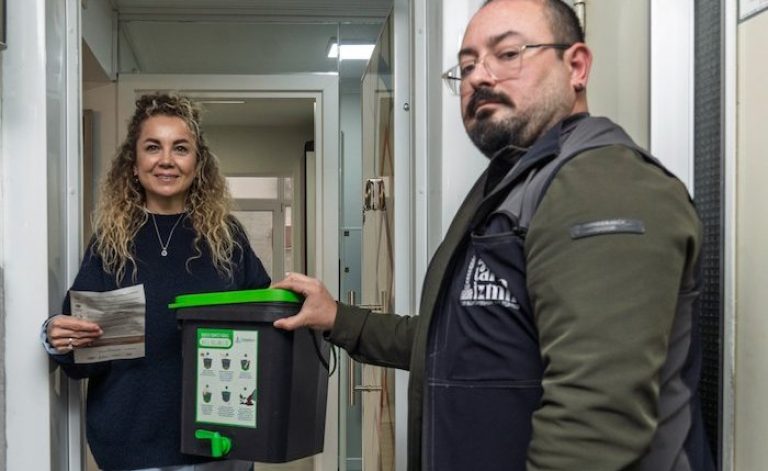 İzmir Büyükşehir Belediyesi organik atıktan kompost projesi başlattı