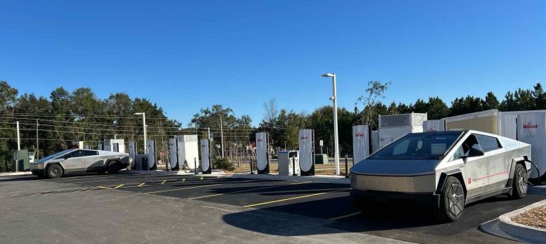 Wawa artık kendi markalı Tesla Supercharger’larına sahip