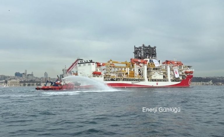 Yıldırım Derin Deniz Sondaj Gemisi, İstanbul Boğazı’ndan geçiyor