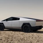 Elon Musk, lansmandan sadece 10 gün sonra mantıklı olan ilk Tesla Cybertruck’ı ($60k) iptal etti