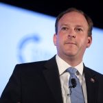 EPA, itirazlara rağmen yakıt maliyetini galon başına 76 sent artıracak kirli hava planını onaylamaya hazırlanıyor