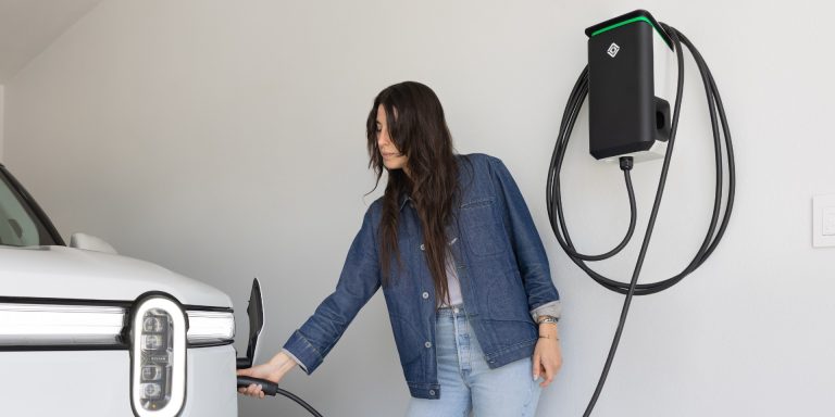 Rivian, sürücülerin şarjdan para kazanmasını sağlayan yeni bir yöntem sundu