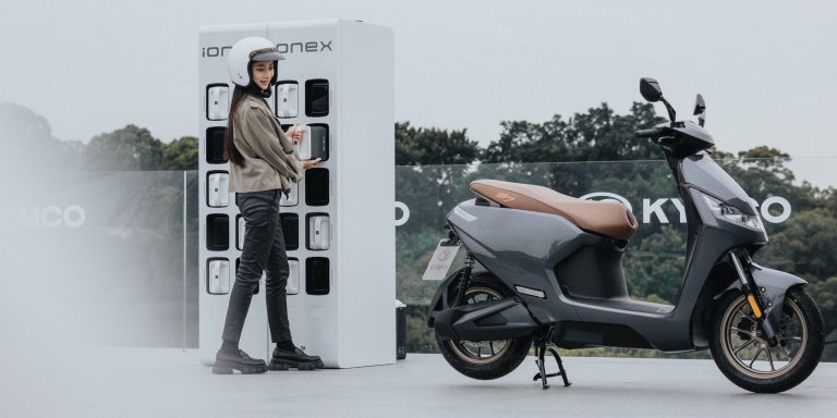 Tayvan, insanlara elektrikli scooter ve otomobile geçmeleri için ödeme yapmaya başladı. İşte olanlar
