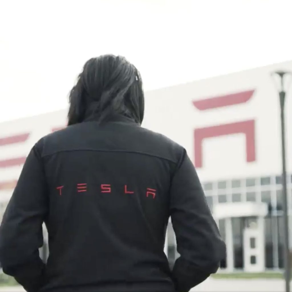 Tesla, işten çıkarılan ABD çalışanlarının yerine H-1B vizesiyle çalışanları aldığı iddiasıyla açılan davayla yüzleşmek zorunda