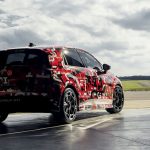 Volkswagen’ın elektrikli hot hatch modeli kamuflajını kaldırdı, yeni tasarım ortaya çıktı