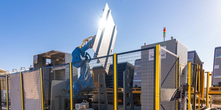 7/24 çalışan güneş enerjisi santrali kuran robot piyasaya çıktı