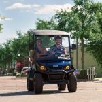 ABD’de daha fazla şehir, tamamen yasal olmasalar bile golf arabalarının yollarda kullanılmasına izin veriyor