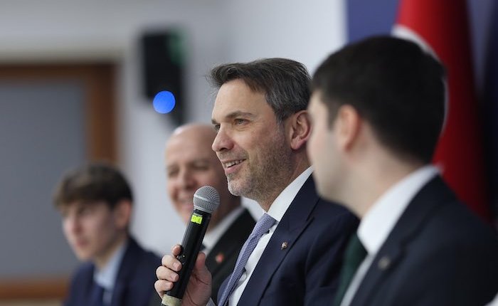 Bayraktar: Çok iyi yetişmiş kadrolara ihtiyacımız var