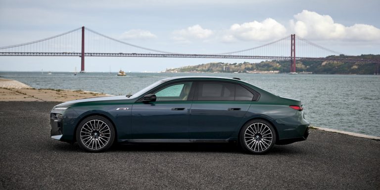 BMW’nin amiral gemisi i7, Neue Klasse yükseltmesi alıyor: İşte ilk görüntüler