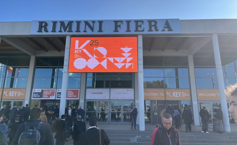 Enerji Dönüşümü Fuarı’nda yenilikçi firmaya ödül, gençlere kariyer fırsatı