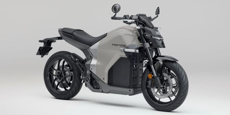 Honda’nın yeni tam boy elektrikli motosikleti üretim yolunda ödülleri topluyor