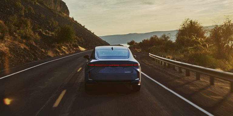 Lexus, 2026 ES EV fiyatlarının 50.000 doların altında başlayacağını açıkladı