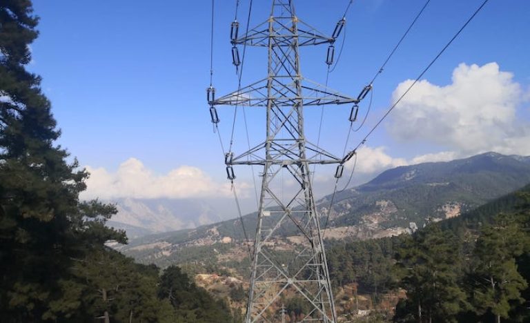 Şubat ayında 27,6 milyar kWh elektrik üretildi, üretimde kömür ve su öne çıktı