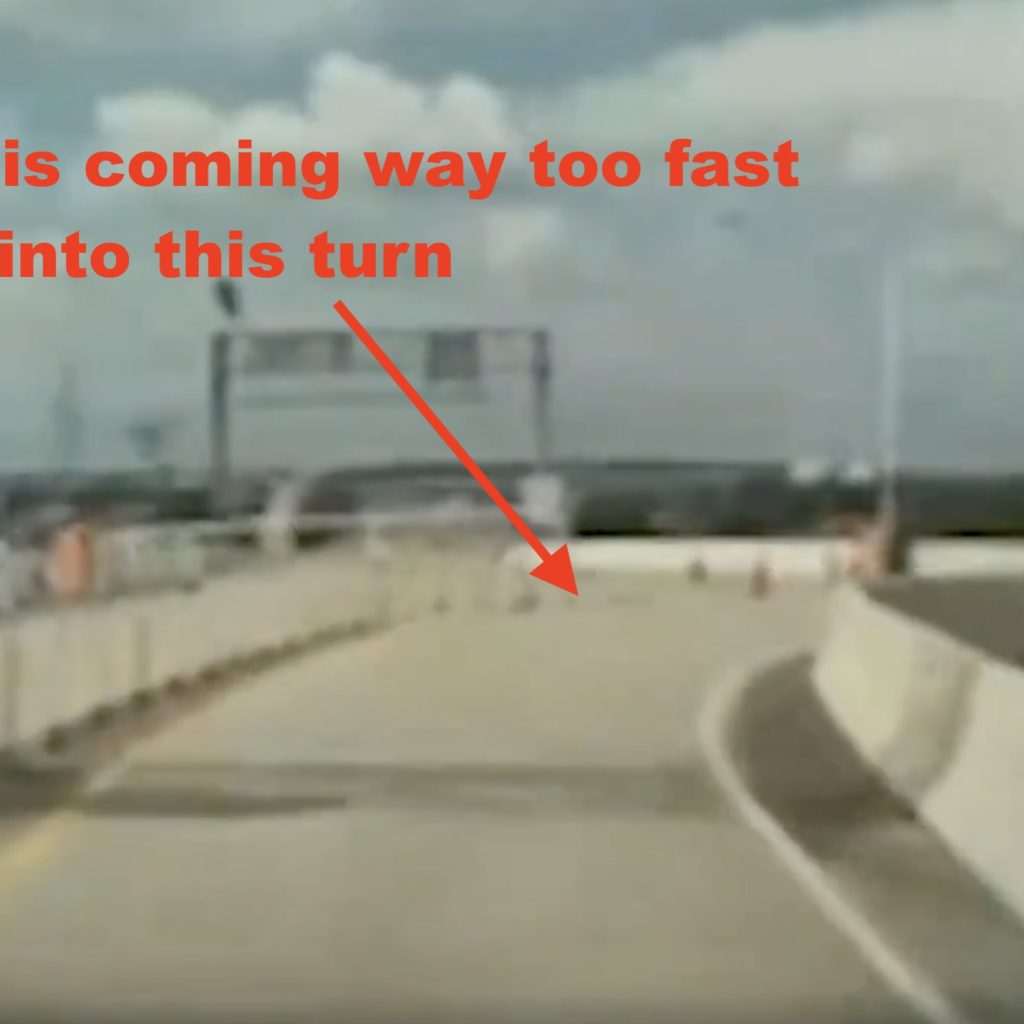 Tesla, Cybertruck kazasından önce FSD'nin kapalı olduğunu söylüyor — ancak video farklı bir hikaye anlatıyor