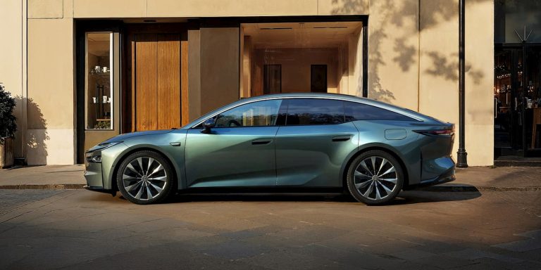 Toyota'nın Çin'deki yeni lüks EV modeli, 22.000 dolarlık lansman sonrası 1 saatte 3.000'den fazla sipariş aldı
