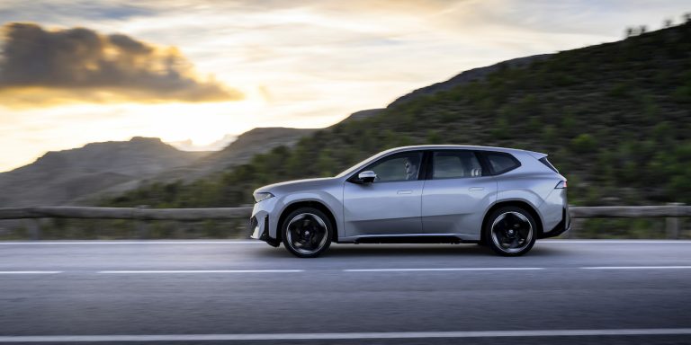 Yeni BMW iX3, çoğu lüks rakip elektrikli araçtan daha ucuz