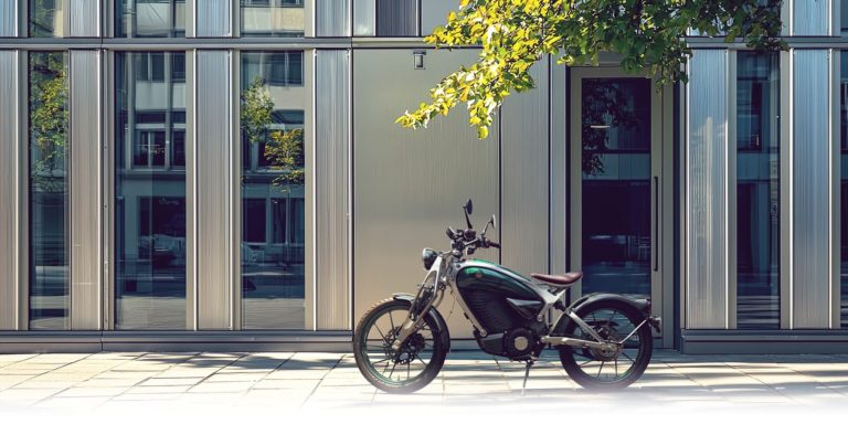 Batı medyası Royal Enfield elektrikli motosiklet lansmanında neden sürekli başarısız oluyor?