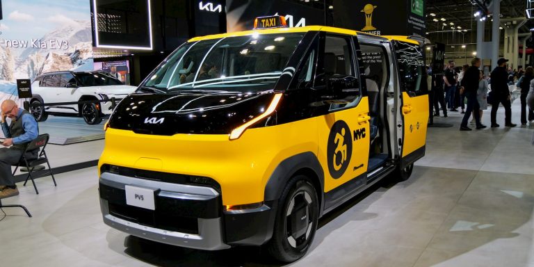 Kia, ‘ilk türünde’ PV5 WAV New York EV taksisini tanıttı