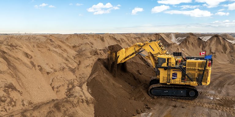 Komatsu PC9000-12 elektrikli ekskavatör şimdi dünya çapında