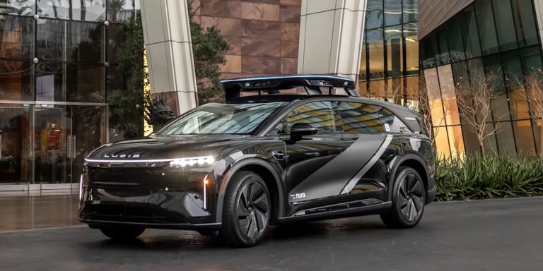 Lucid, yeni CEO'sunu atadı; 1 milyar dolardan fazla fon topladı ve robotaksi hedeflerini artırıyor