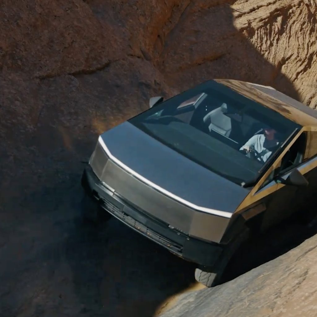 Tesla Cybertruck satışları abartıldı: SpaceX 1.279 adet satın aldı