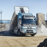 Volvo, elektrikli çekici serisini 700 km menzile kadar güncelledi