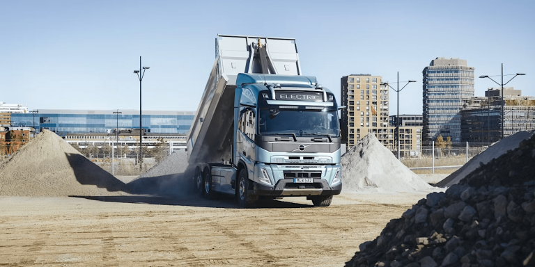 Volvo, elektrikli çekici serisini 700 km menzile kadar güncelledi